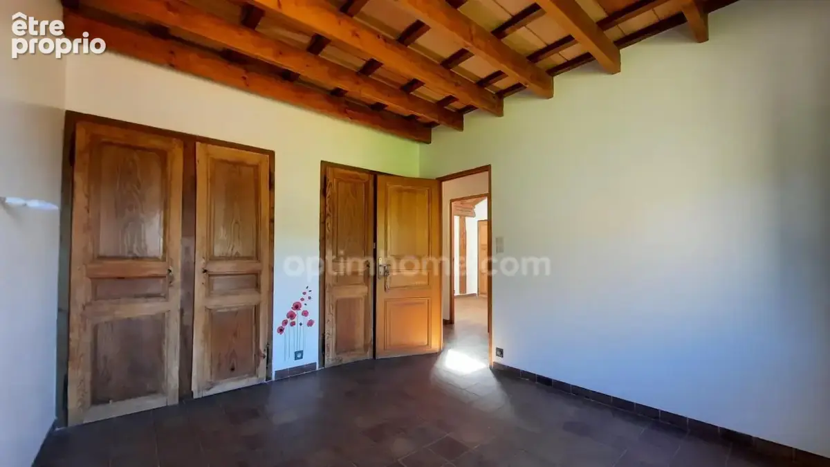 MARTIGUES (13) : à vendre Maison 4 chambres, 1 bureau, 2 appartements T3 et T4, garage sur terrain 859m² - photo 15