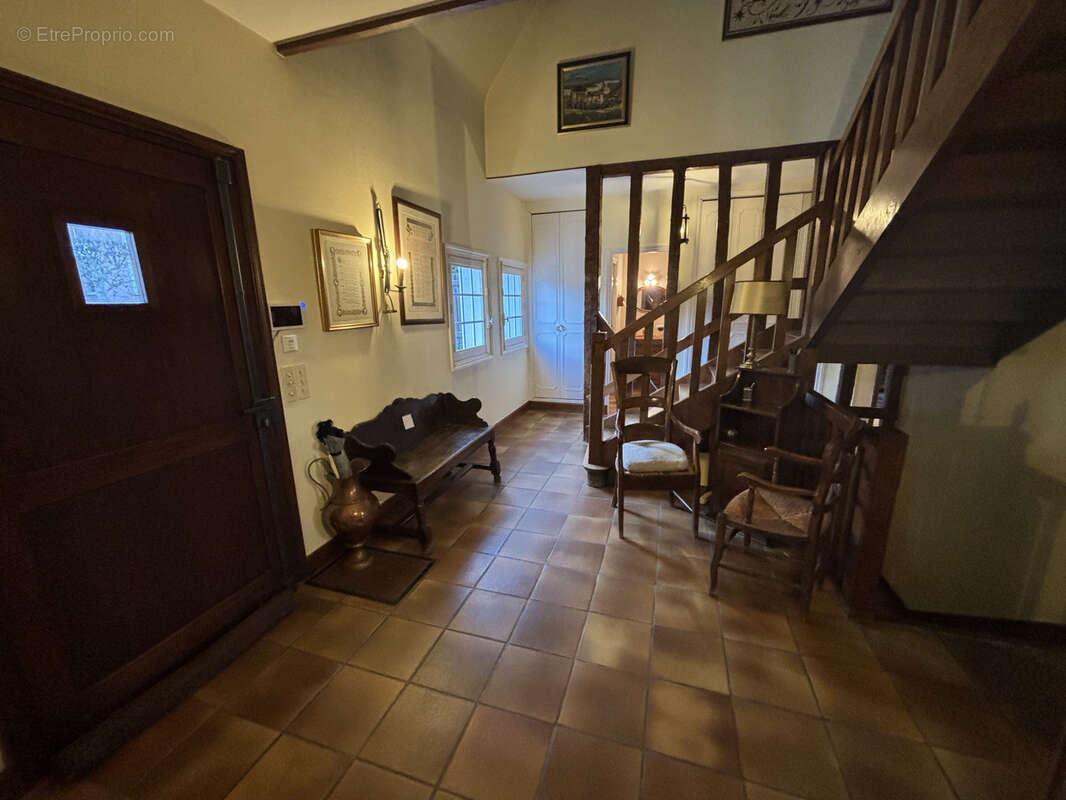 Maison à SAINTE-GENEVIEVE-DES-BOIS