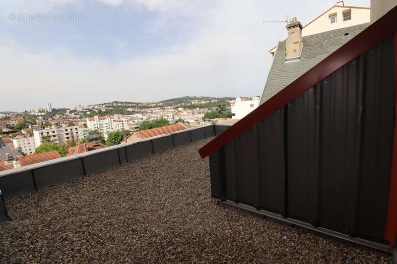 Élégante maison de ville avec toit-terrasse, véranda et jardin – Secteur privilégié de Villeboeuf - photo 11
