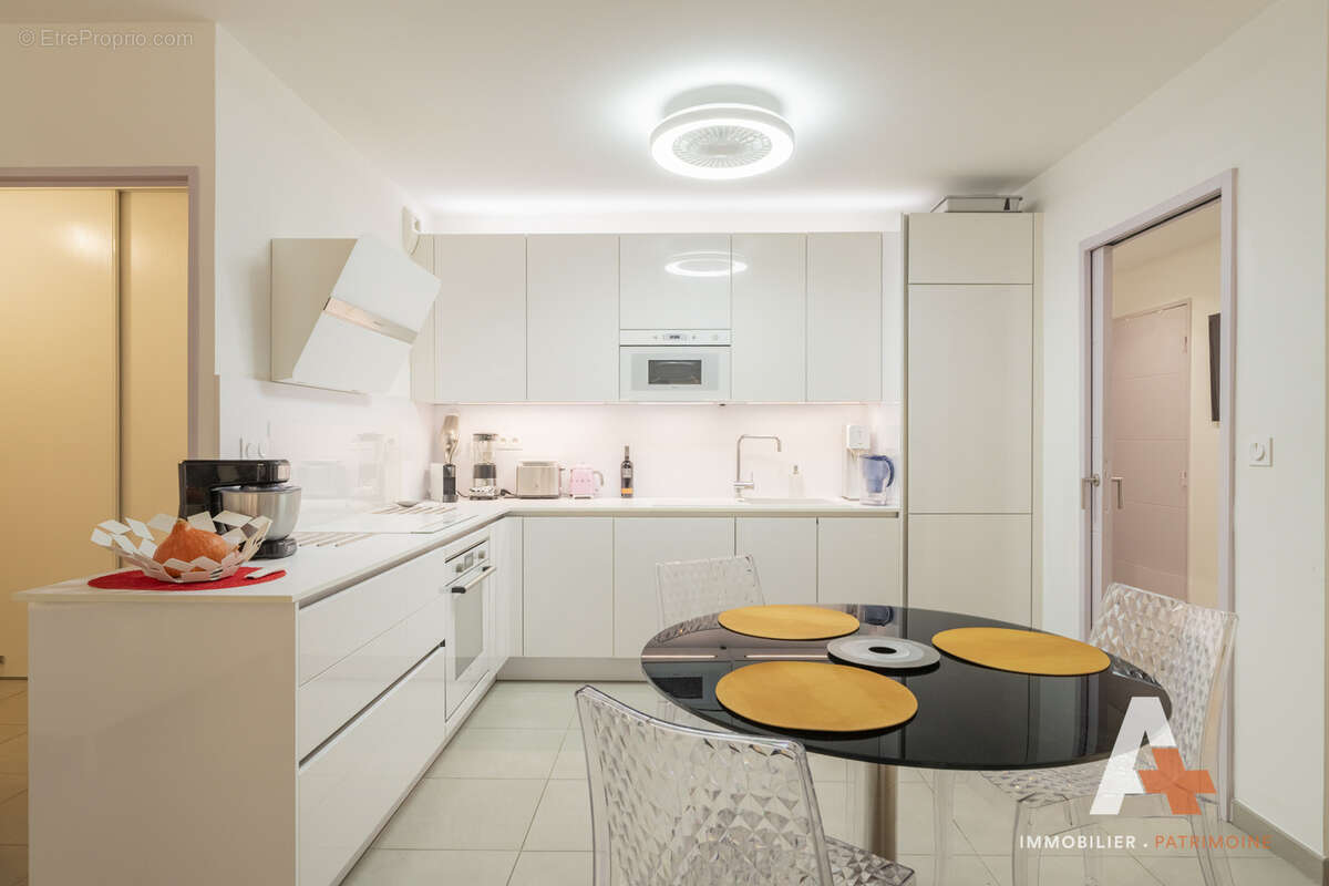 Appartement à MARSEILLE-2E