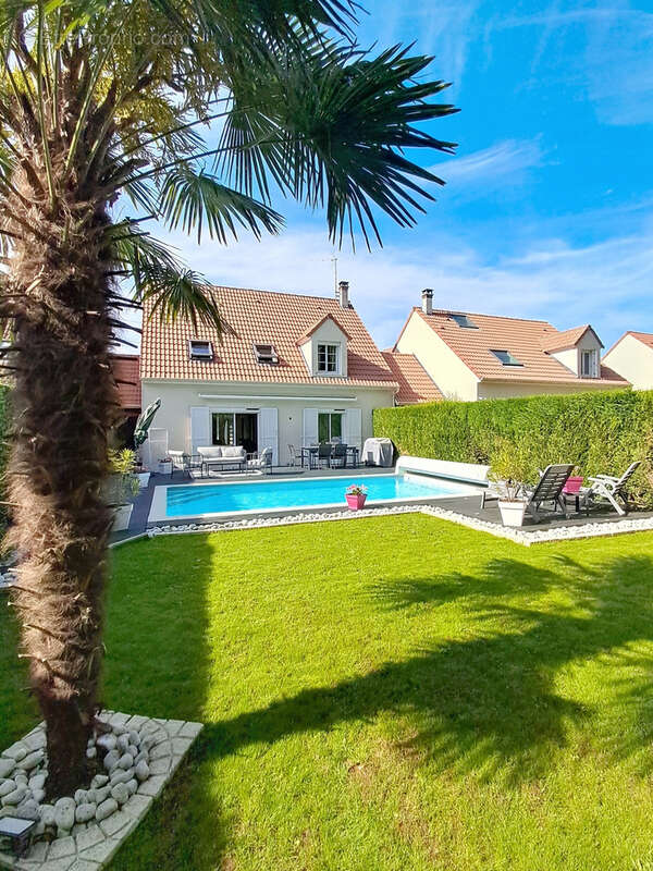 Maison à LESIGNY