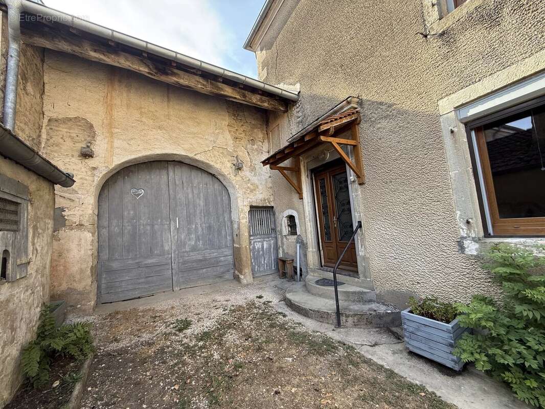 Authentique ferme-bourgeoise de village à Melay – “l’Ibiza du Nord” - photo 29