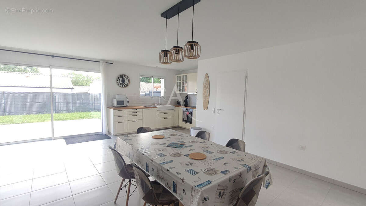 Maison contemporaine de plain-pied  Le Poire Sur Vie 4 pièce(s) 90.44 m2 - photo 4