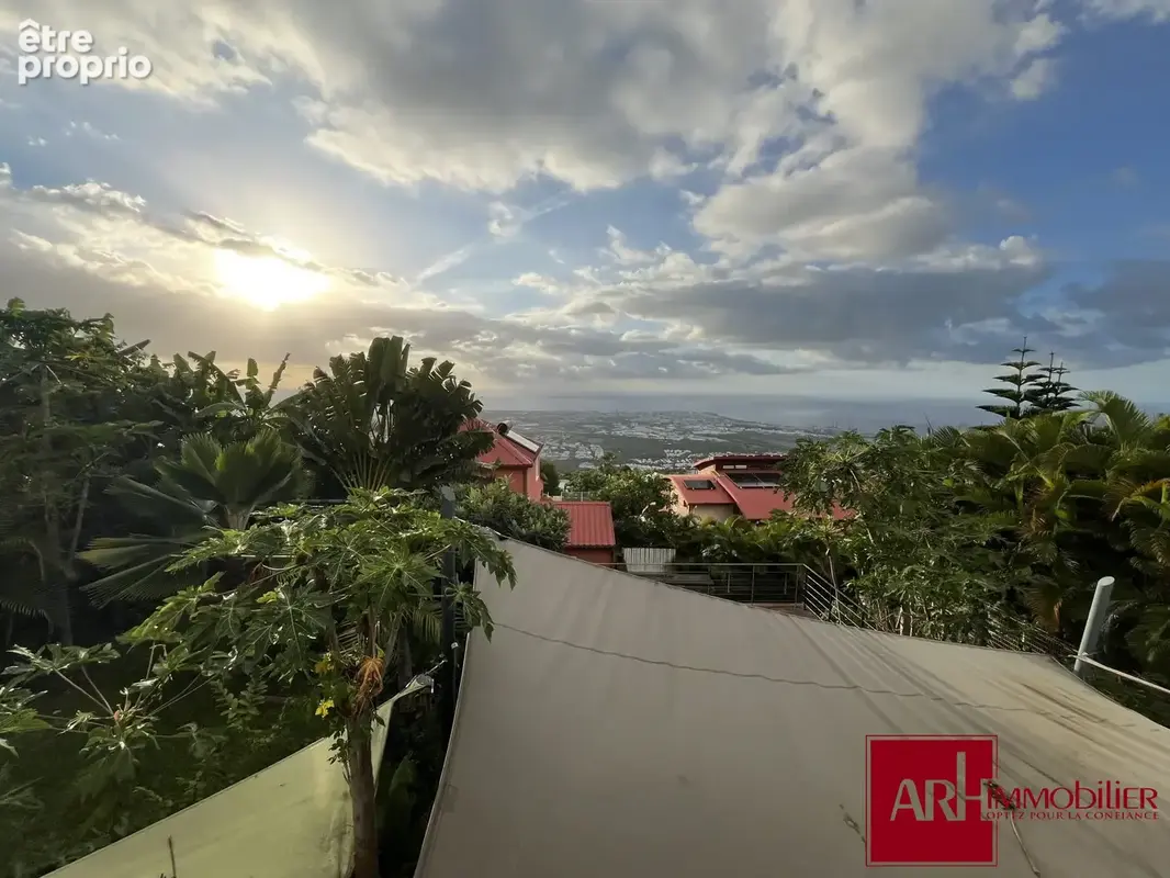 Photo Maison à La Possession au prix de 699 000€