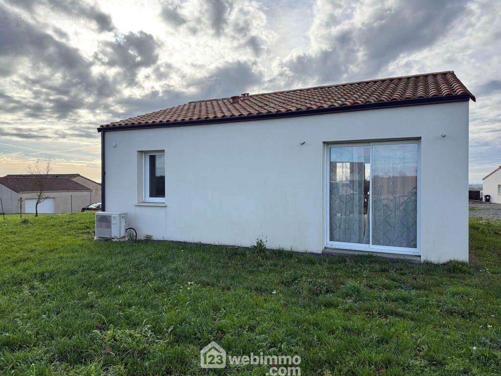 Une parcelle de 568 m² à aménager selon vos envies.