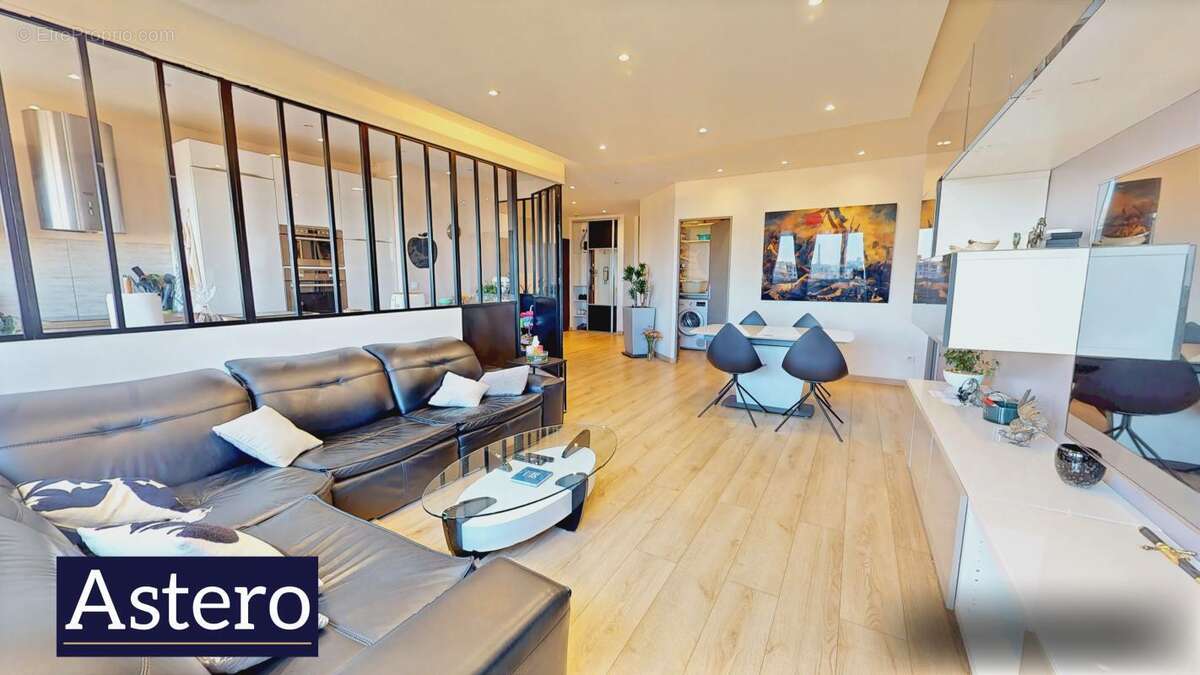 Appartement à COURBEVOIE