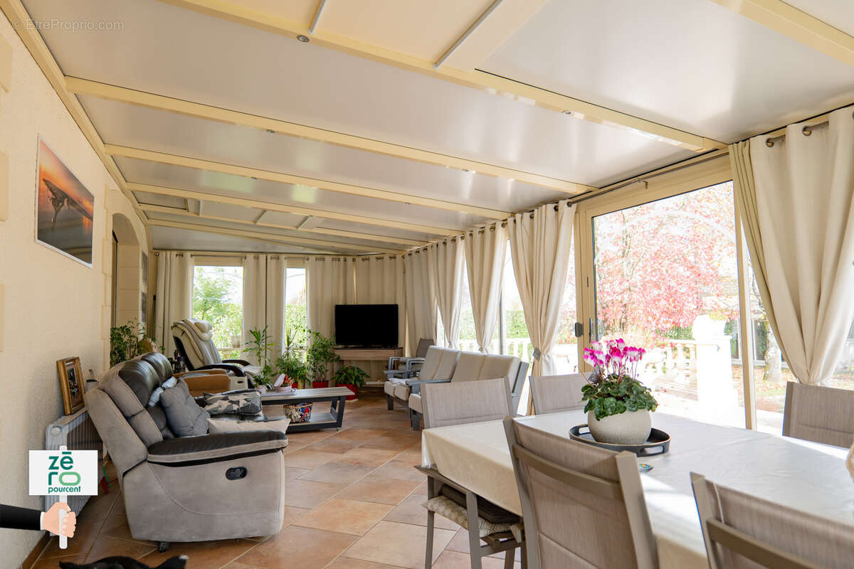 Maison à LES MAGNILS-REIGNIERS