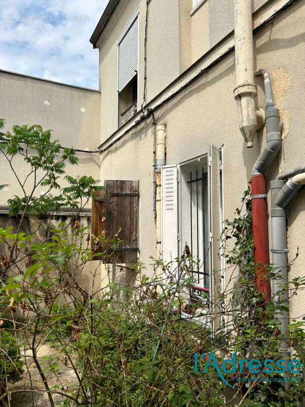 Appartement à LES LILAS