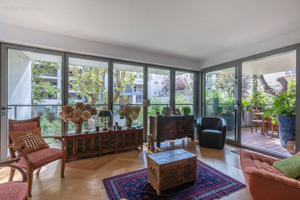 Appartement à PARIS-15E