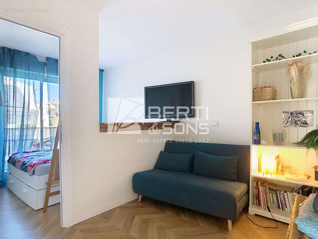 Appartement à MANDELIEU-LA-NAPOULE