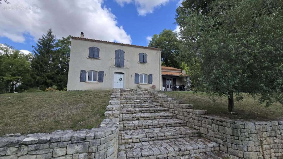 Maison à FOUQUEBRUNE