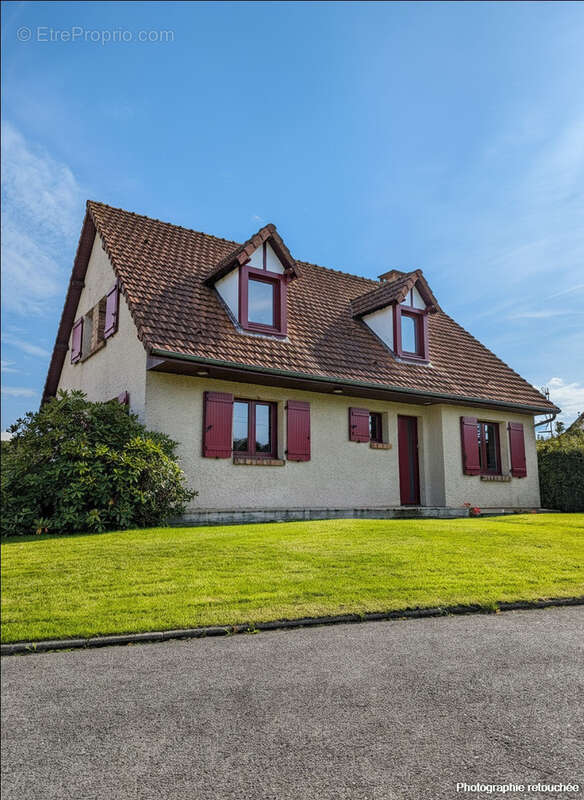 Maison à FEUQUIERES-EN-VIMEU
