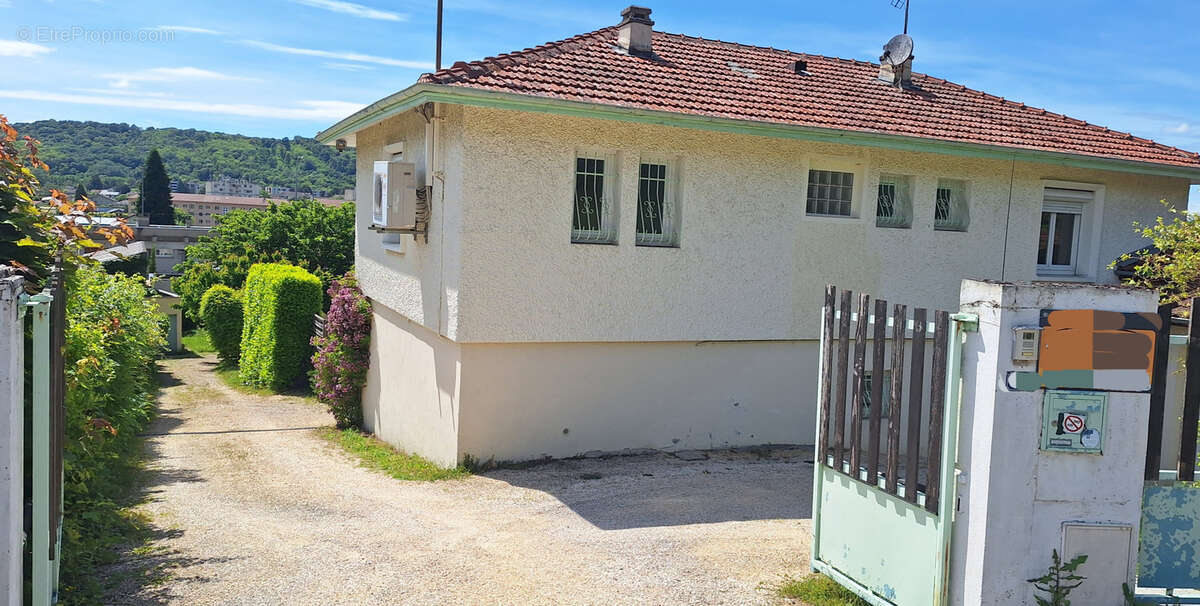 Lagnieu (Ain)   Entre Lyon et Bourg-en-Bresse. - photo 11