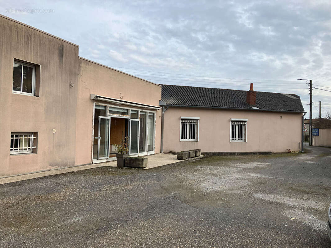 Commerce à CHASSENEUIL-DU-POITOU