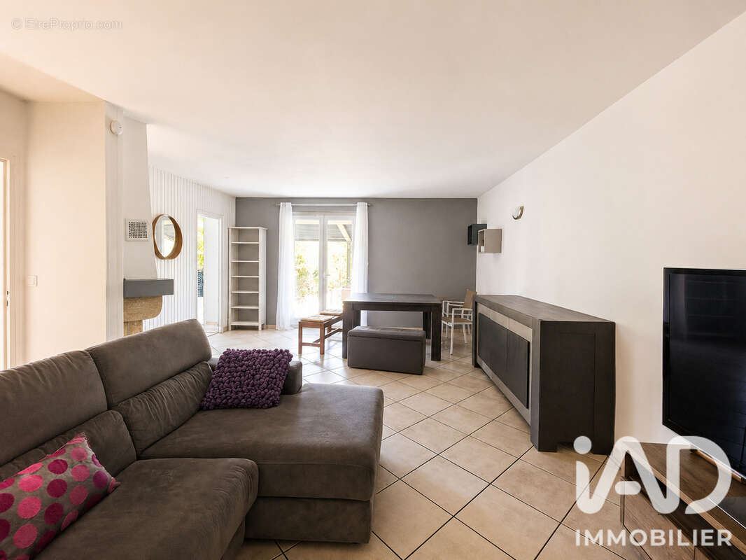 Maison 105 m² à Saint-Cernin-De-Larche  - photo 6