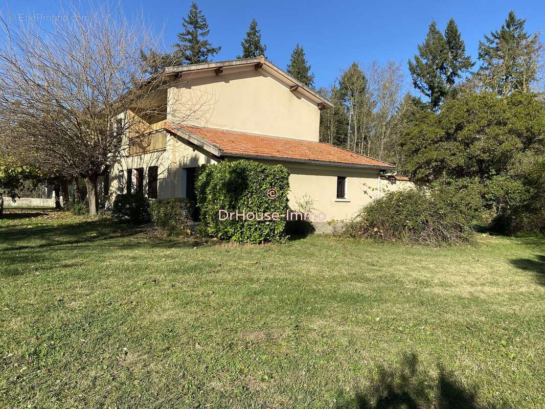 Maison à LES ISSARDS