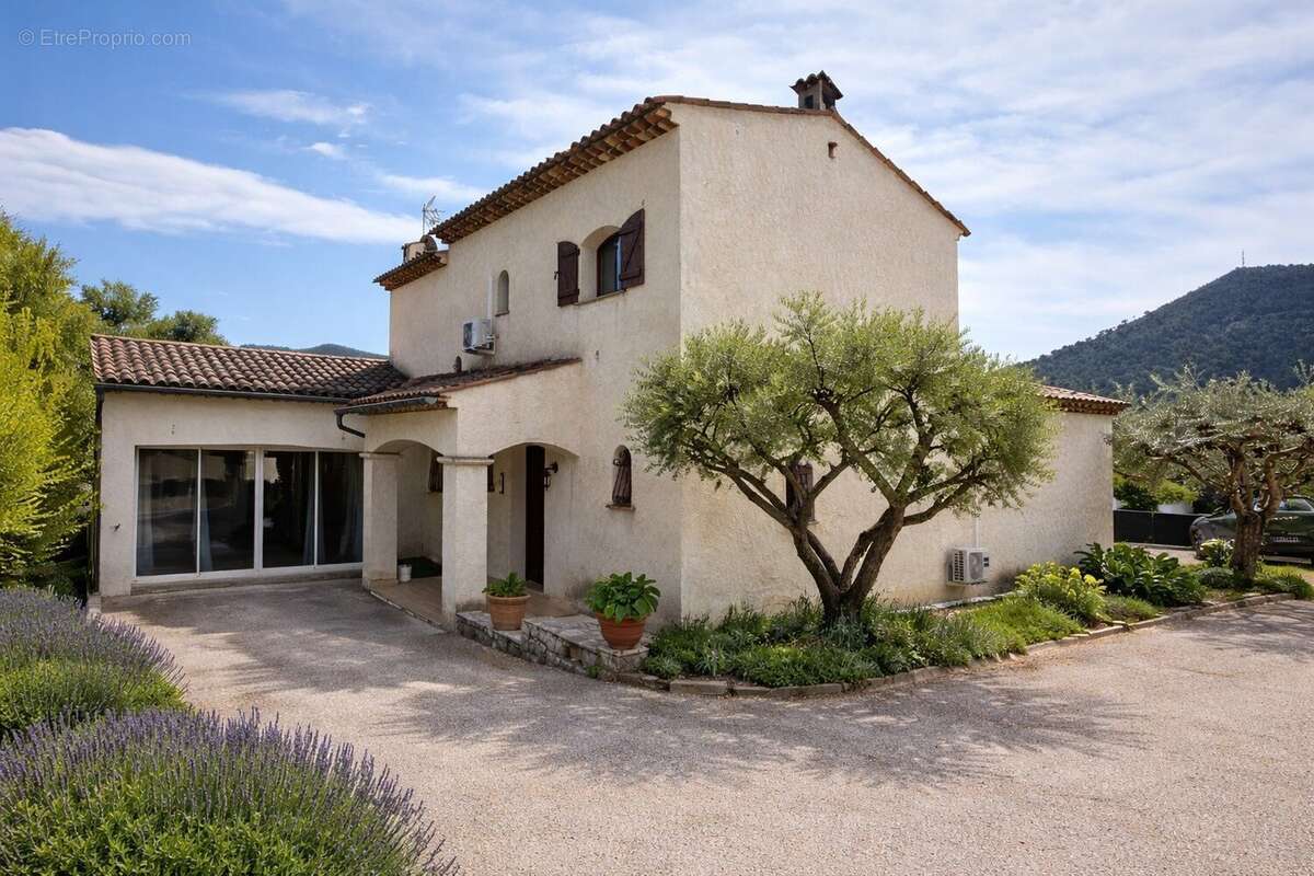 Maison à TOURRETTE-LEVENS