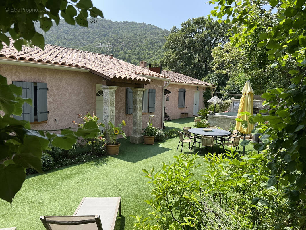 Maison à PLAN-DE-LA-TOUR