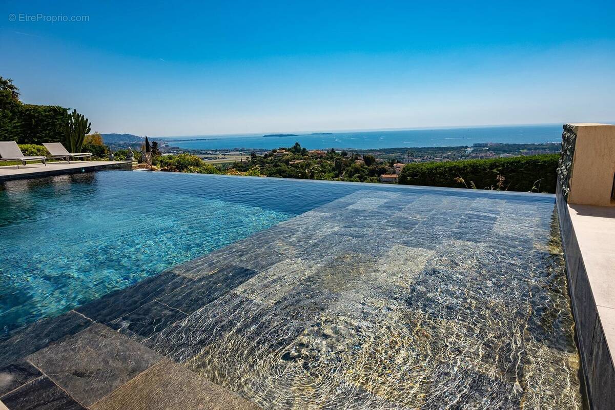 Maison à MANDELIEU-LA-NAPOULE