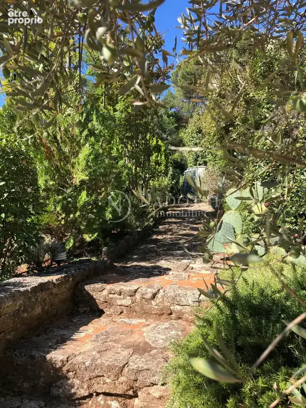 Roussillon, à deux pas du village, découvrez cette maison avec maison indépendante. - photo 11