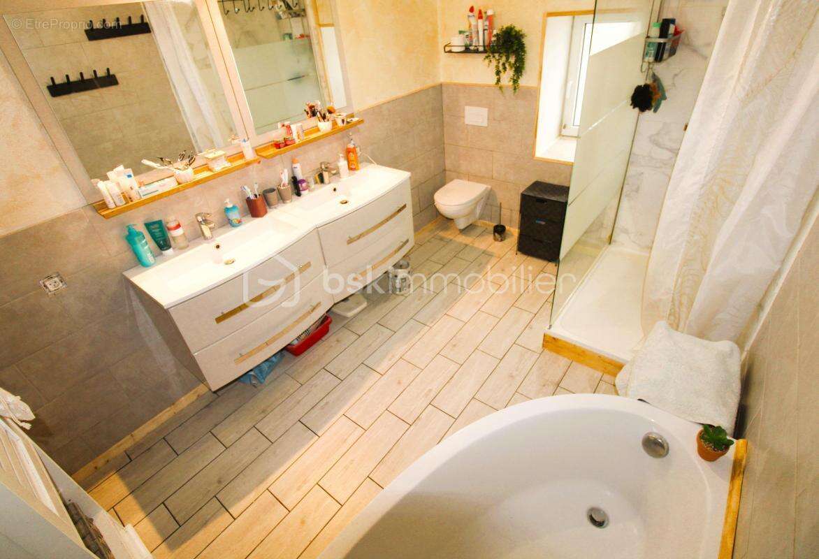 Maison à MENONCOURT