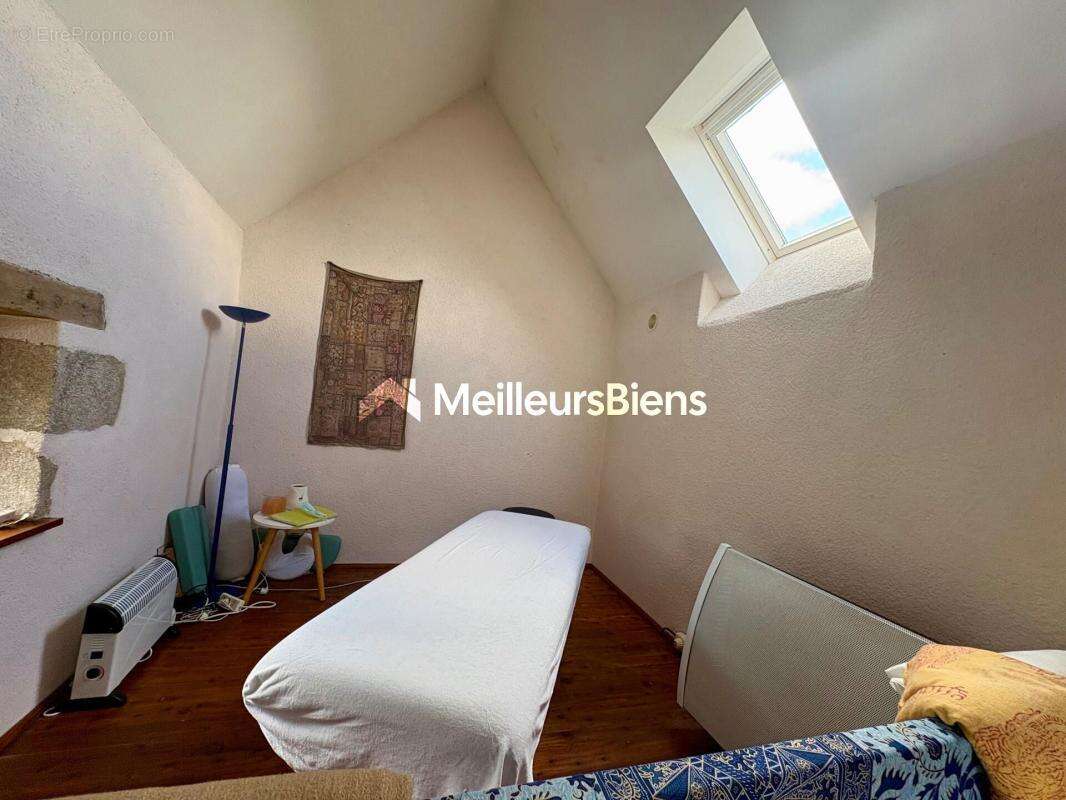 Maison à CHATELUS-MALVALEIX