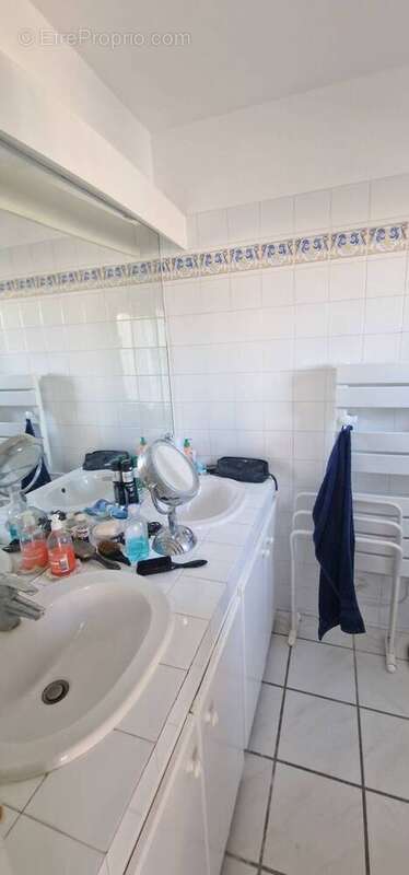 Appartement à ROQUEBRUNE-SUR-ARGENS