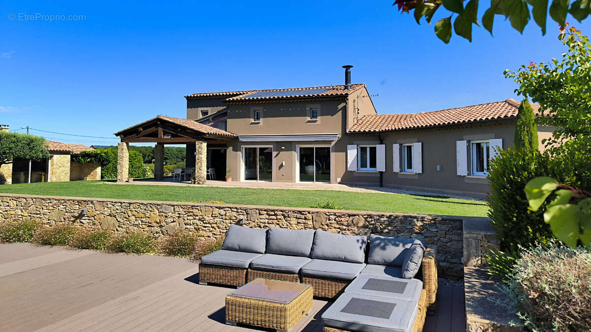 Propriété d’exception avec piscine et 3 600 m2 en bordure de campagne près d’Uzès - photo 18