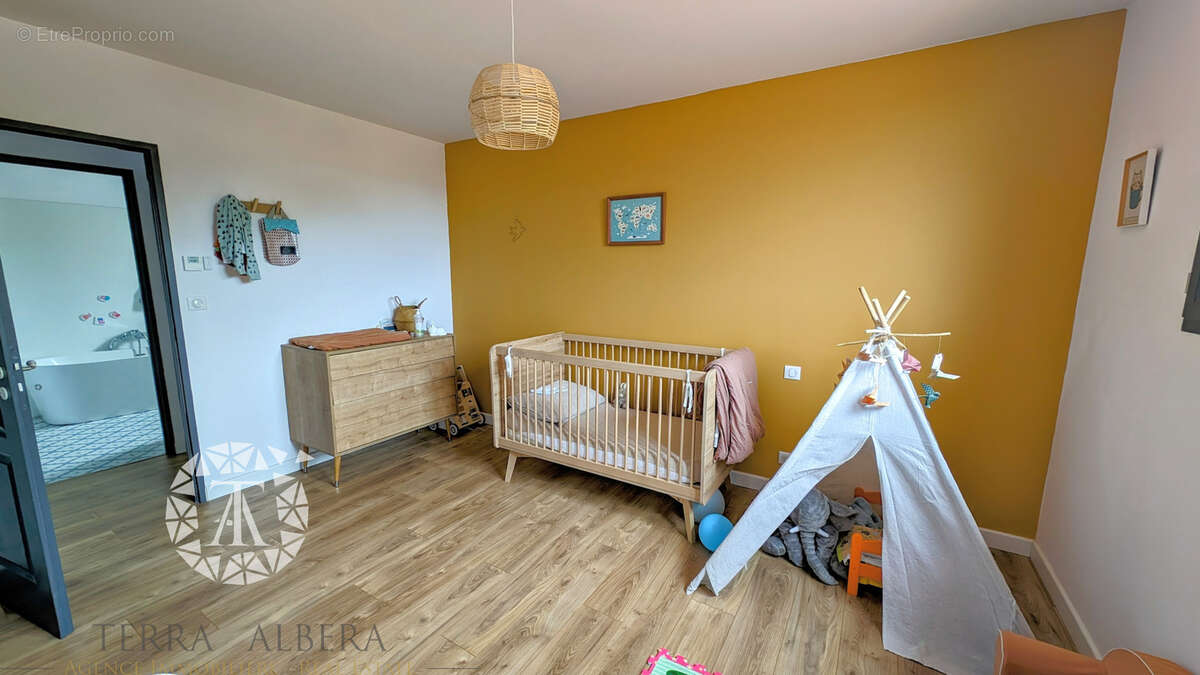 Maison à LAROQUE-DES-ALBERES