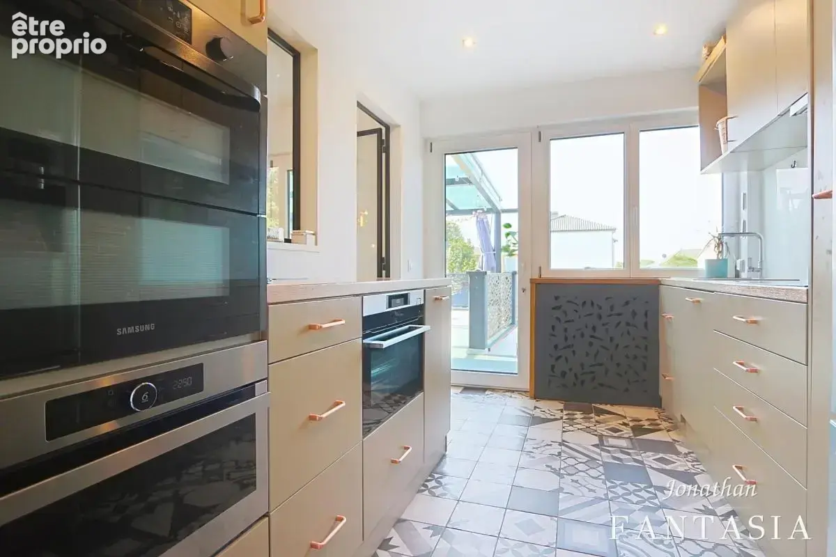 LA MAXE – Maison familiale de 230 m² au sol avec piscine chauffée et généreux espaces extérieurs - photo 13