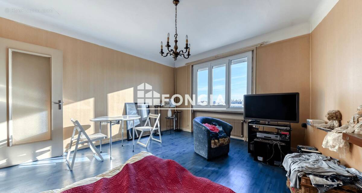 Appartement à LYON-8E