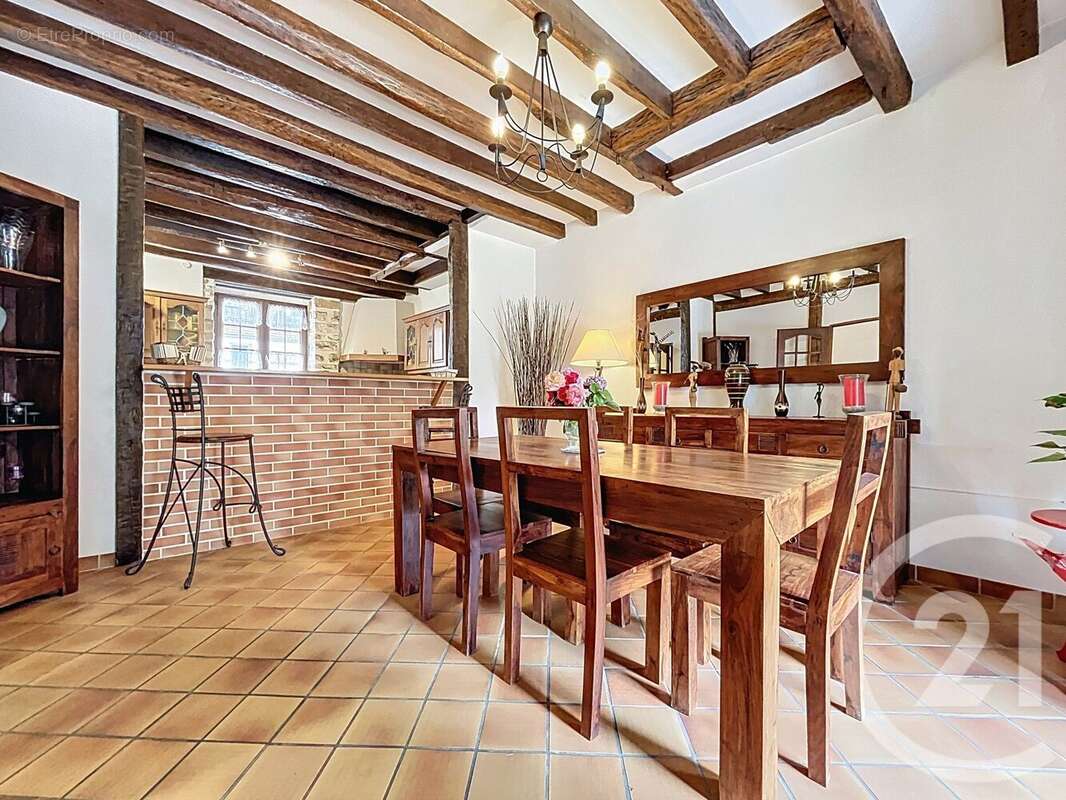 Maison 161 m² à La Chapelle-Gauthier  - photo 10