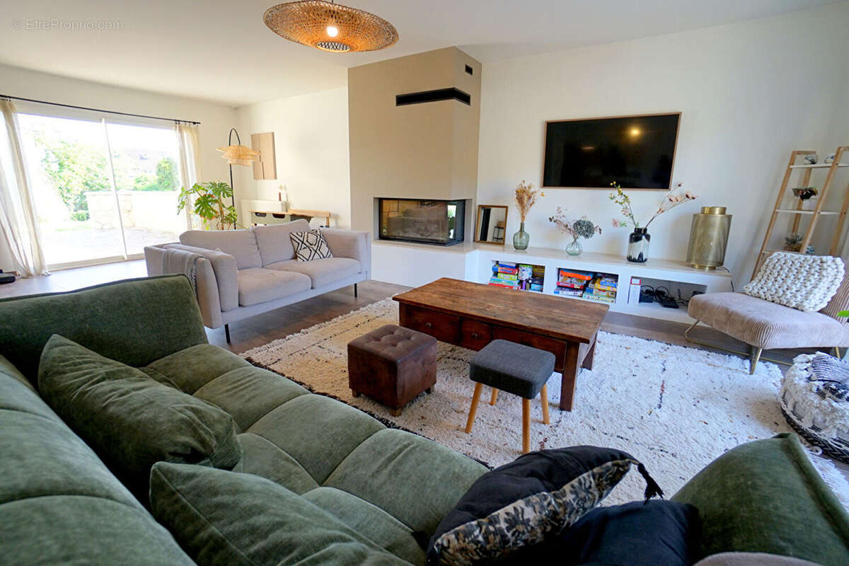 Maison à MEZIERES-SUR-SEINE