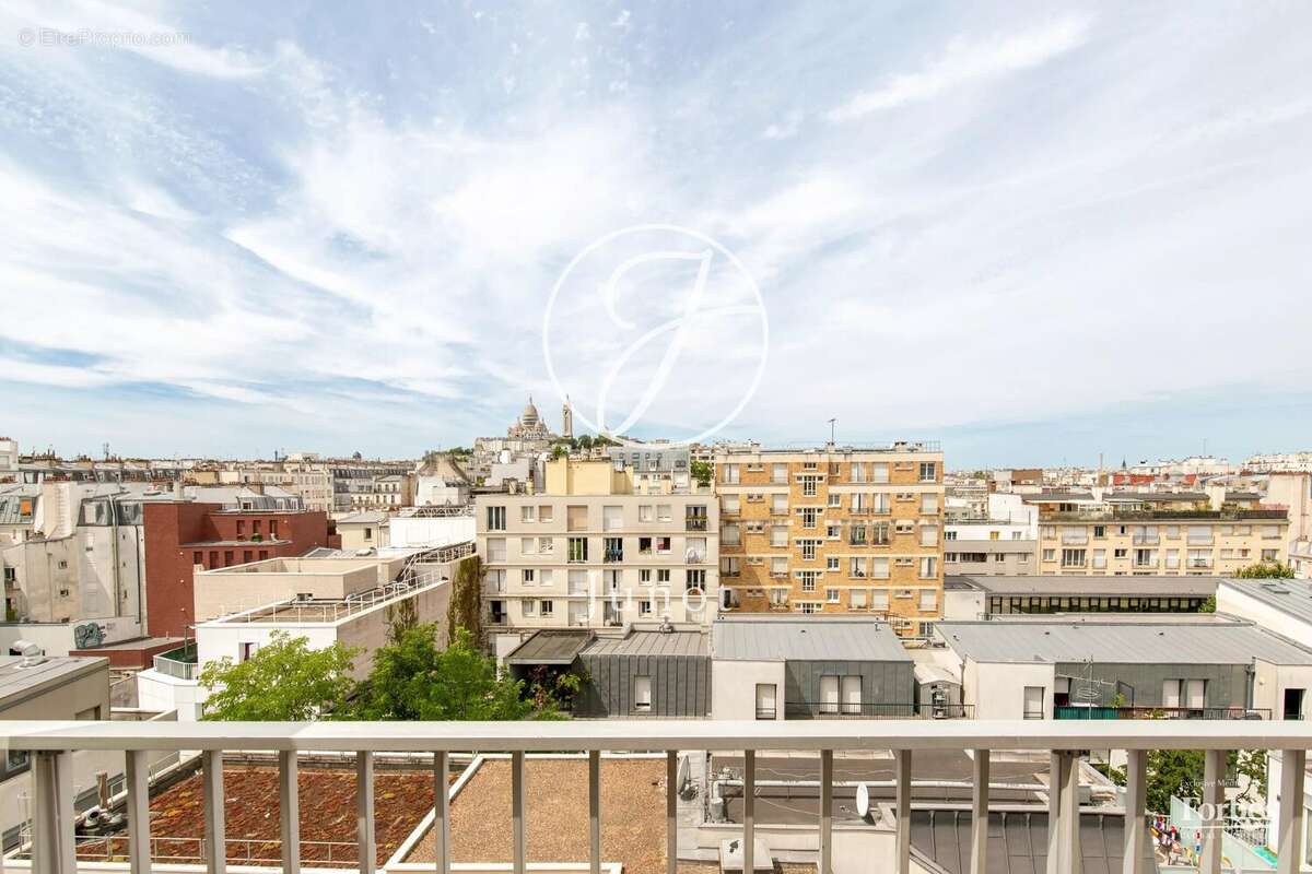 PARIS 18e - MARCADET / STEPHENSON - Studio à vendre - 26,59 m² Carrez - Balcon - Vue Sacré-Cœur. - photo 11