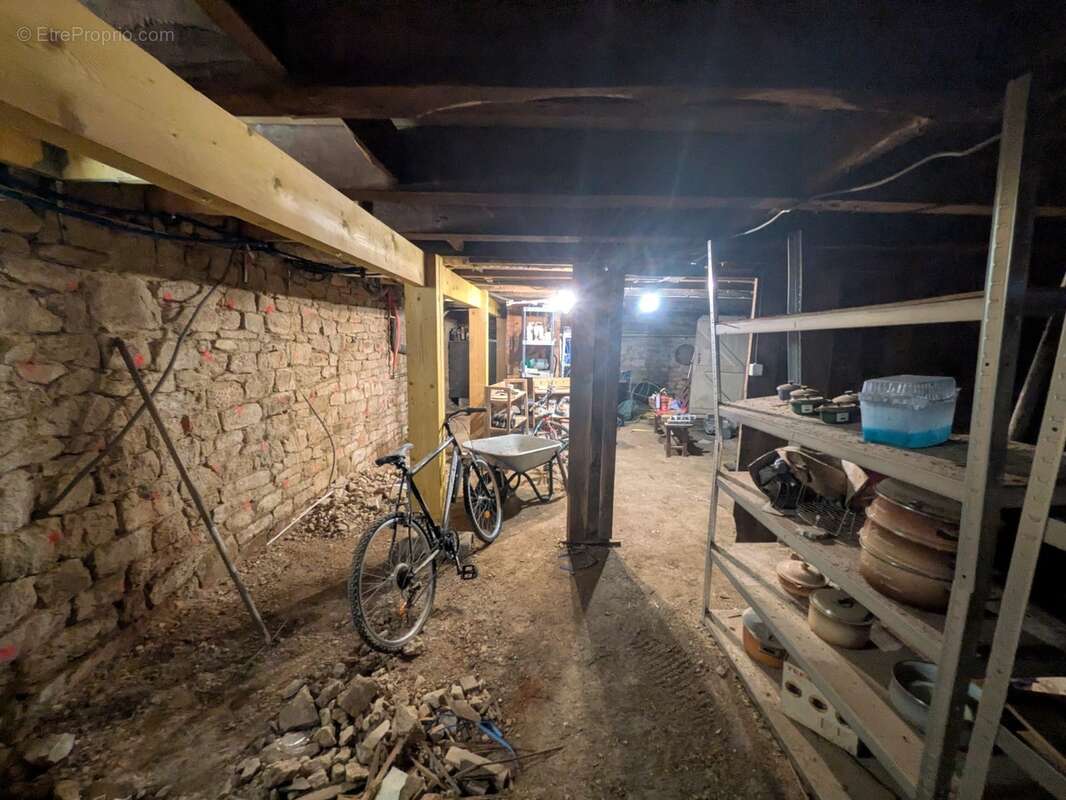 Guemene sur scorff maison bourgeoise  7 pièces 185 m² environ avec garage et dépendances,un puits une parcelle de 3706m² - photo 27