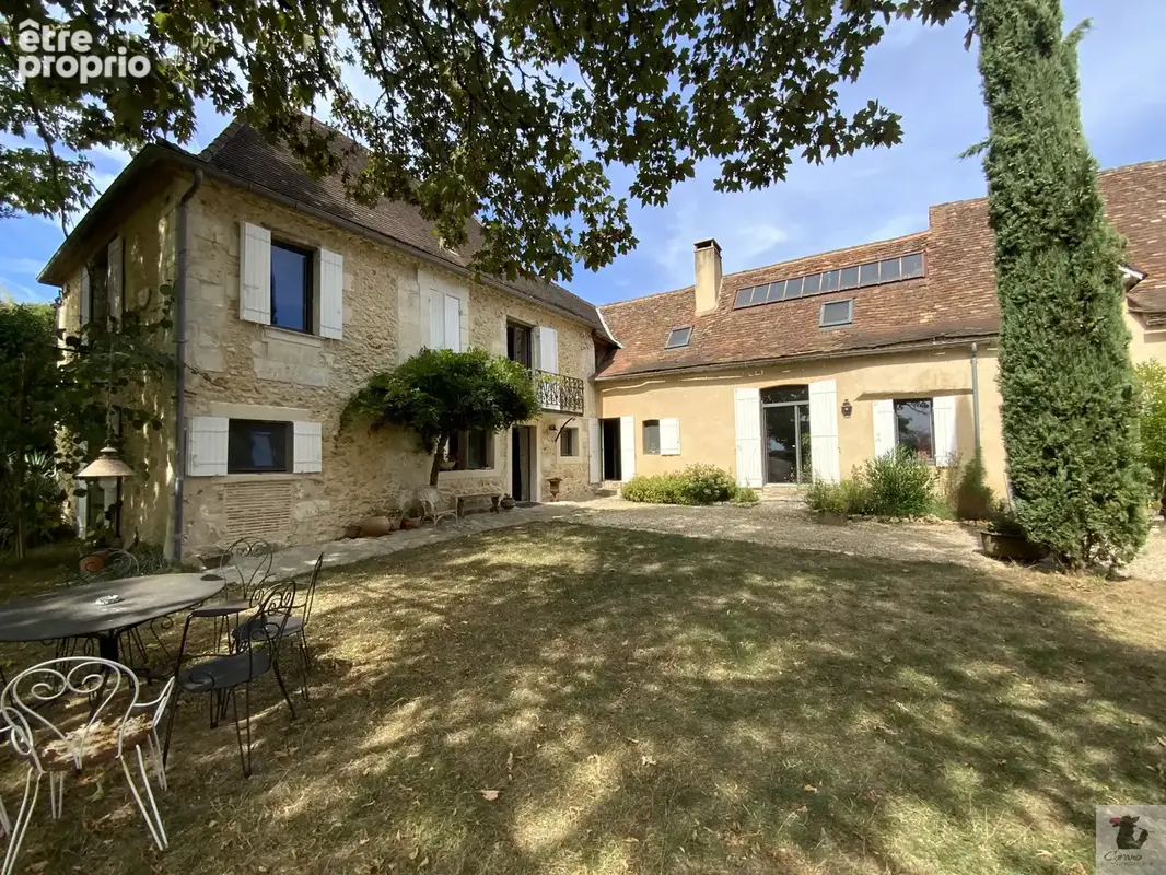 10 Min Nord BERGERAC - Ensemble immobilier périgourdin avec 3 gîtes en activité - 8500 m2 - photo 3