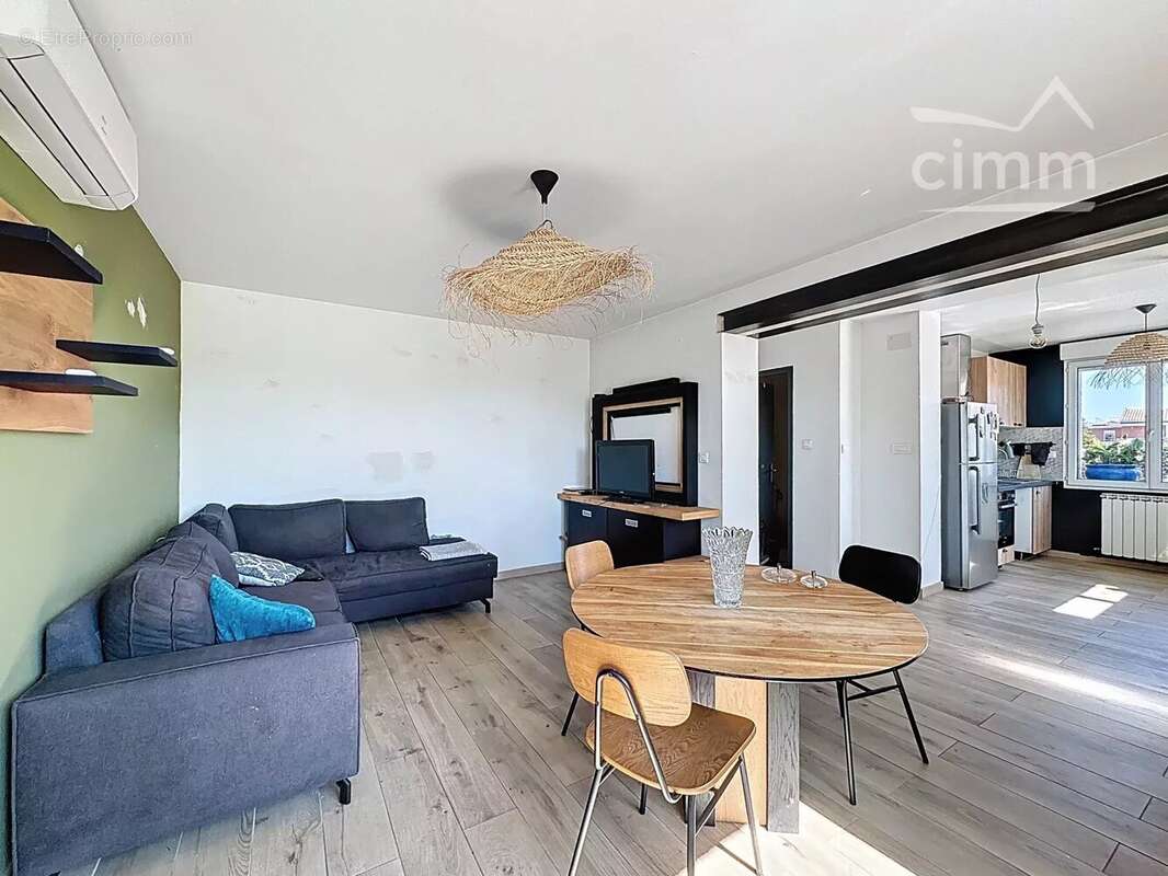 Appartement à PERNES-LES-FONTAINES