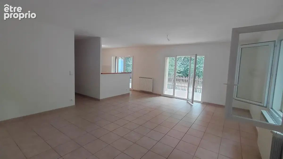 Belle Villa dans un cadre boisé - photo 2