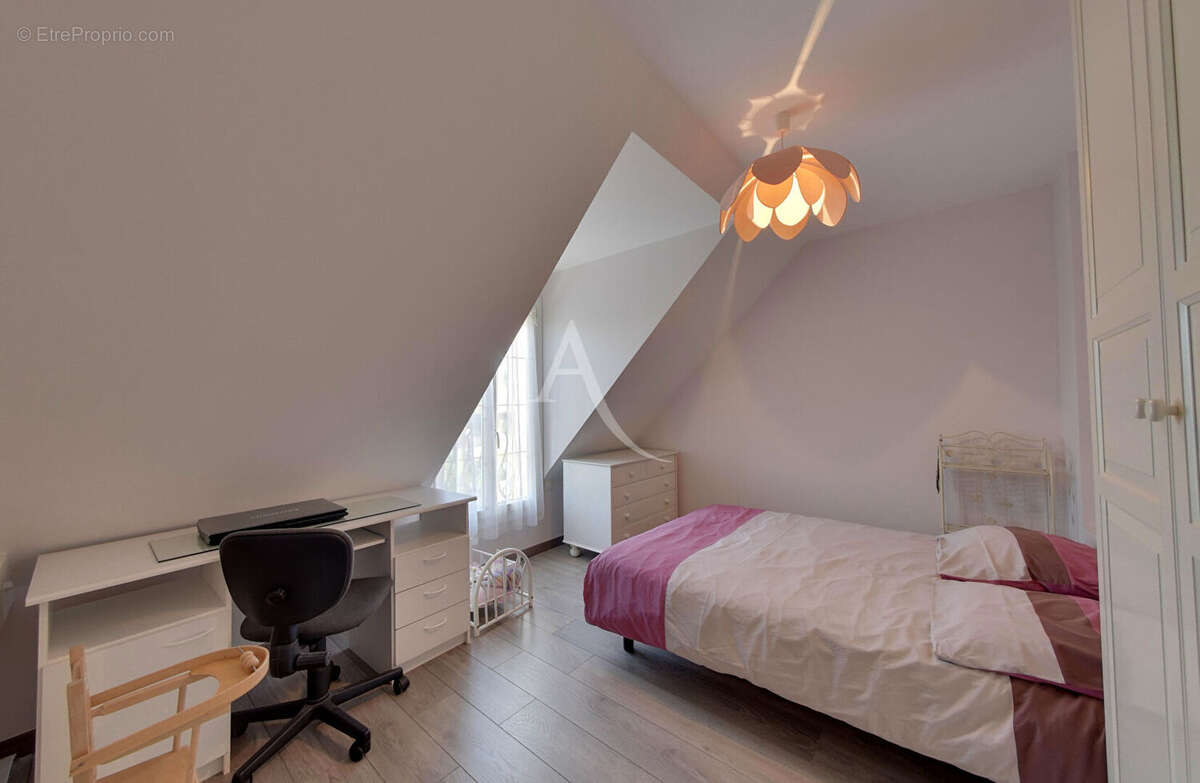Maison à GRISY-SUISNES