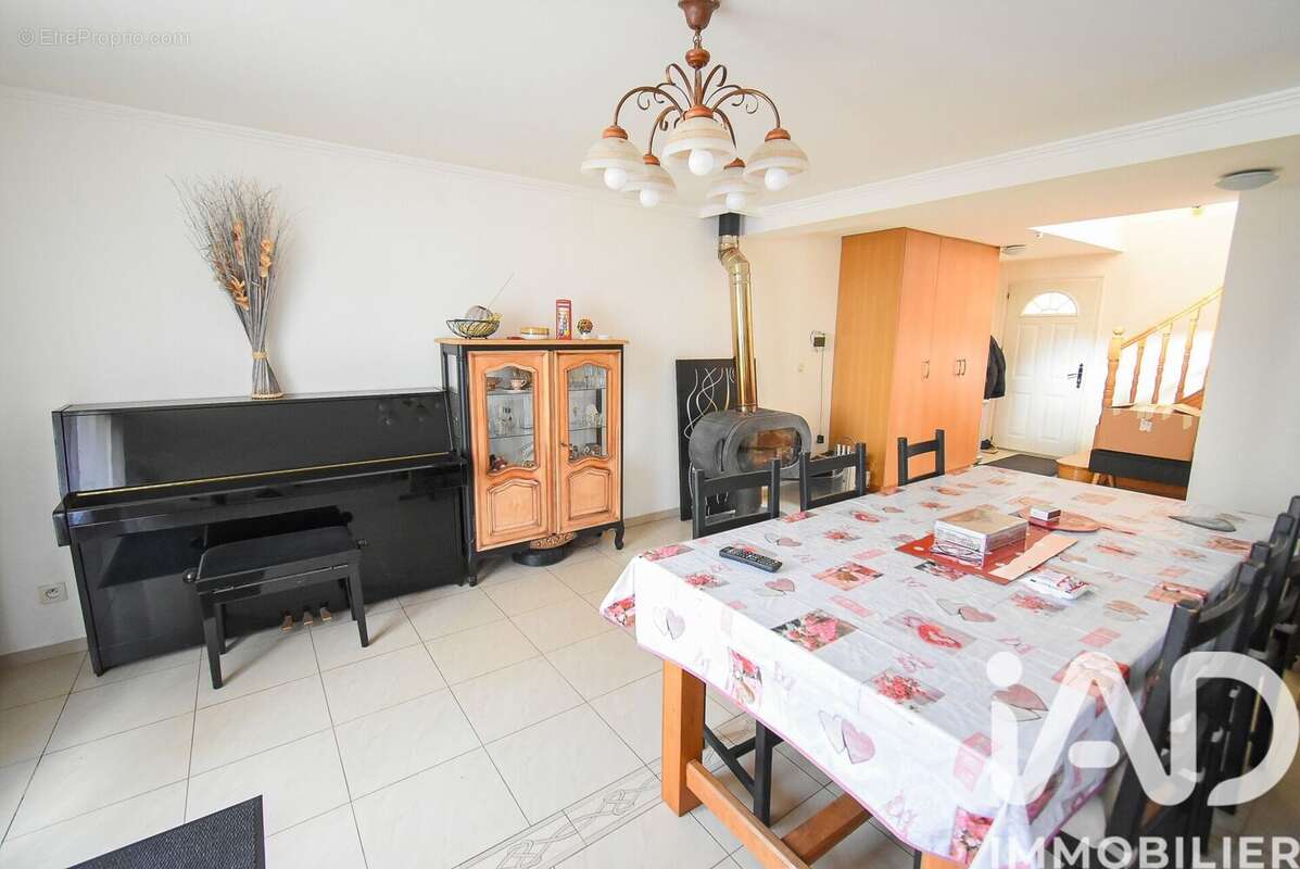 Maison 126 m² à Gagny  - photo 2
