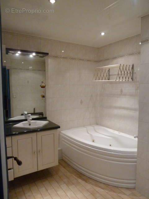 Appartement 3 pièces 70 m² au centre de LA-BALME-DE-SILLINGY - photo 3
