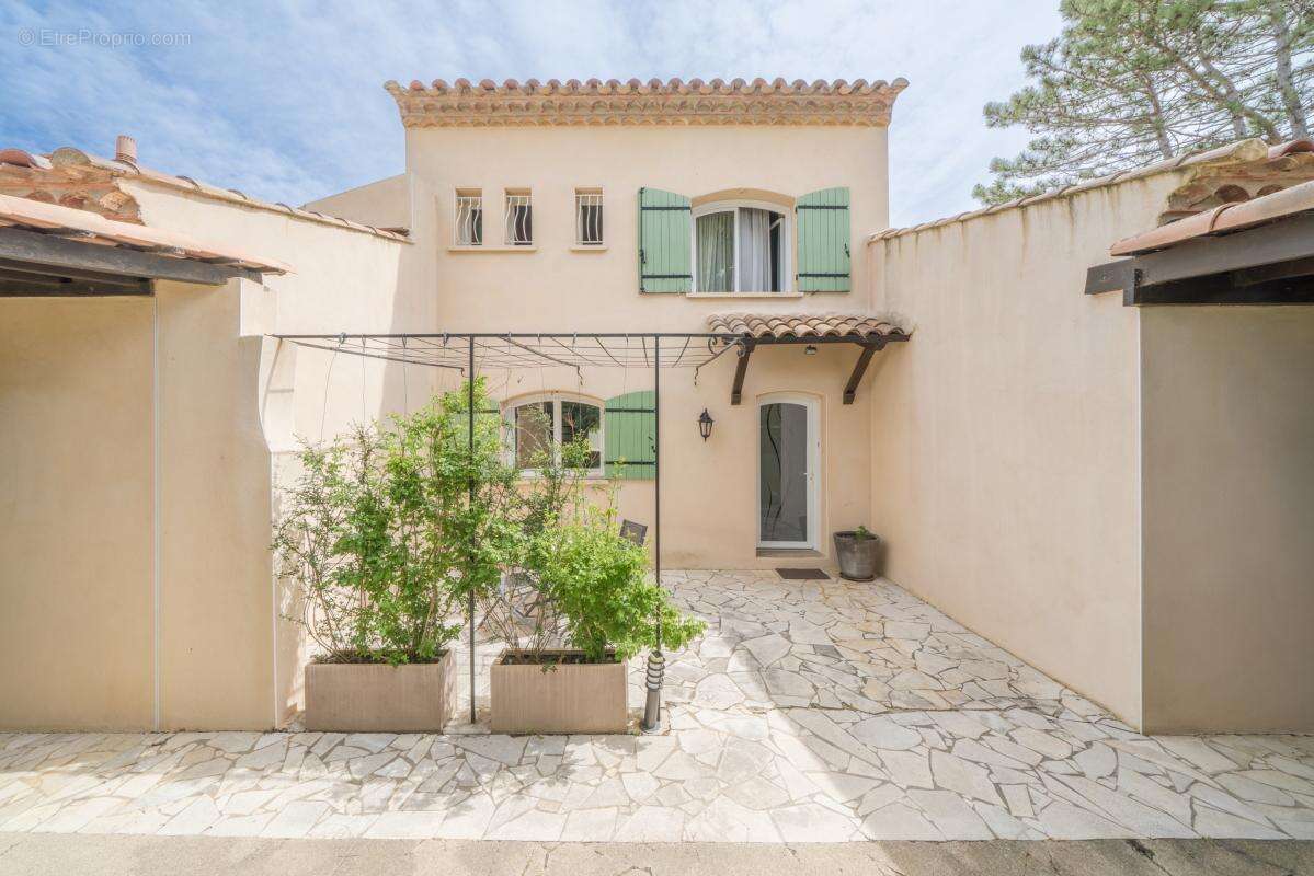 Maison 175 m² à Candillargues  - photo 13