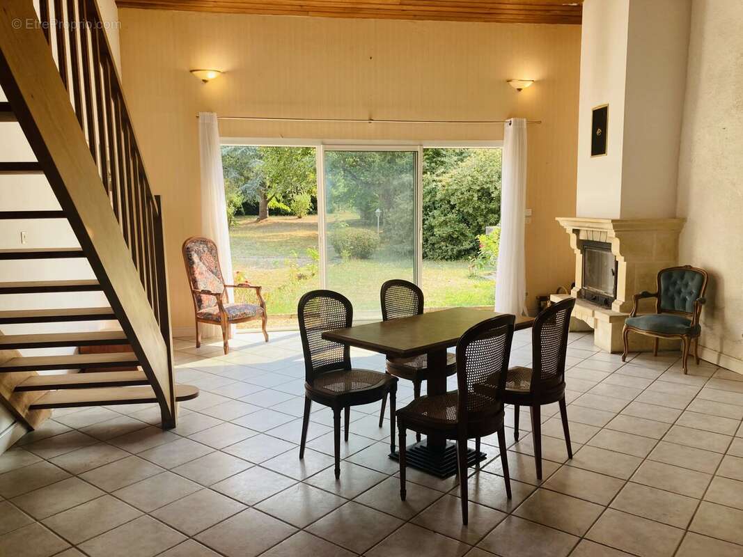 Maison de village avec de vastes espaces de vie - photo 6