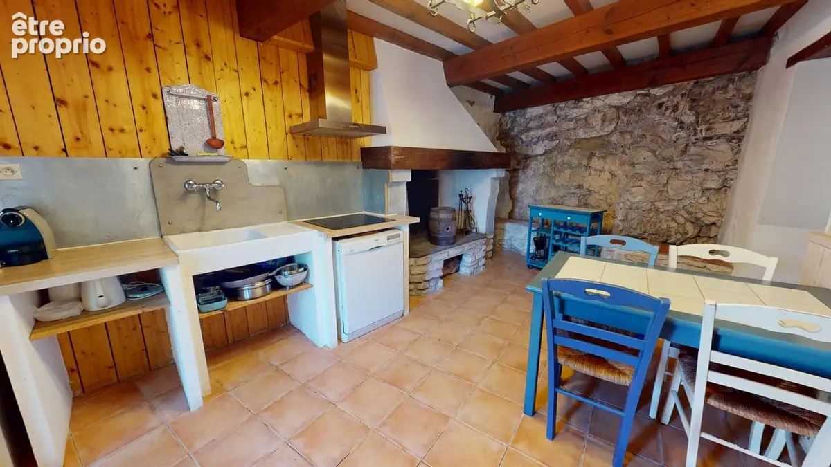 Maison en pierre avec terres non attenantes - photo 3