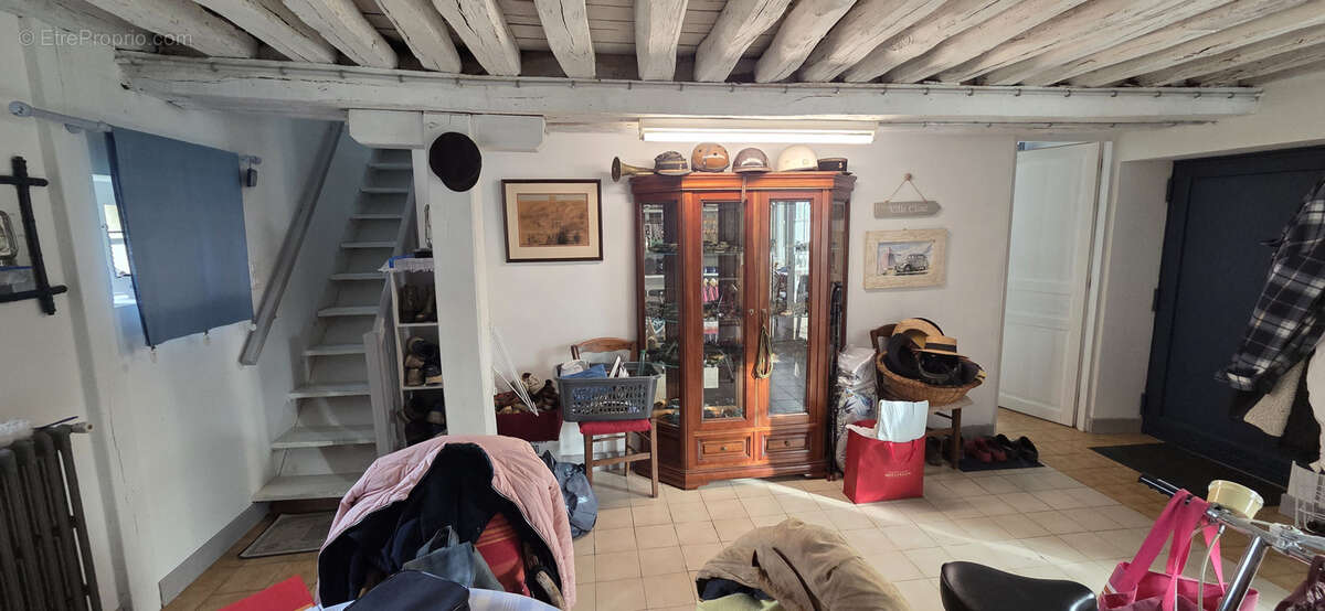 Maison à MENOU