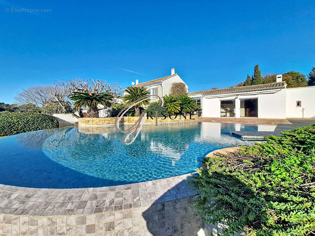 Maison à SIX-FOURS-LES-PLAGES