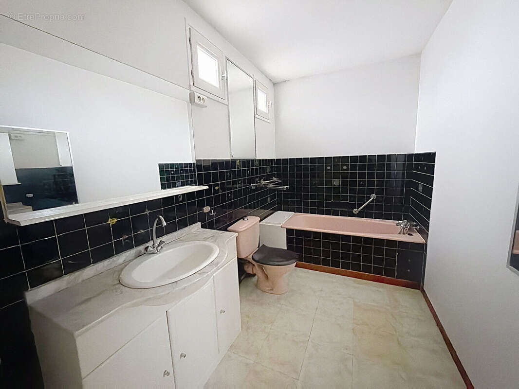 Maison à LES ANGLES