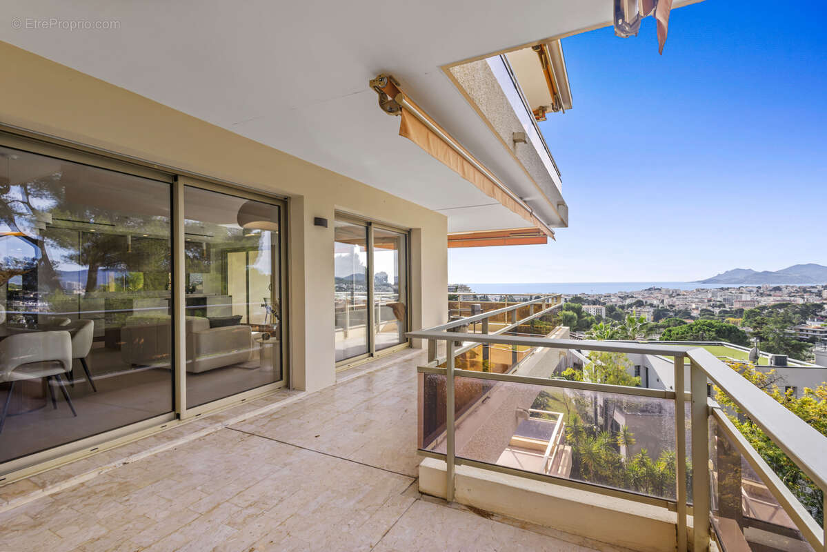 Appartement à LE CANNET