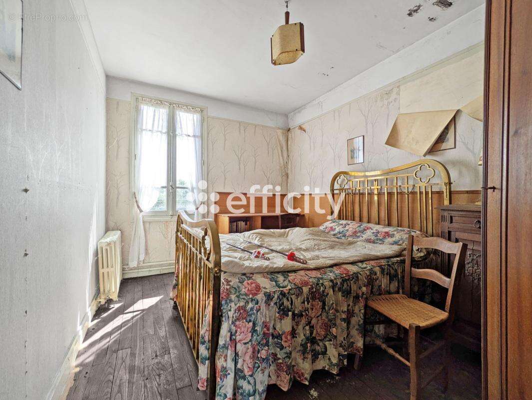 Maison à SAINT-SULPICE-LES-FEUILLES