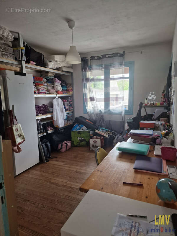 Maison à SAINT-MEDARD-DE-GUIZIERES